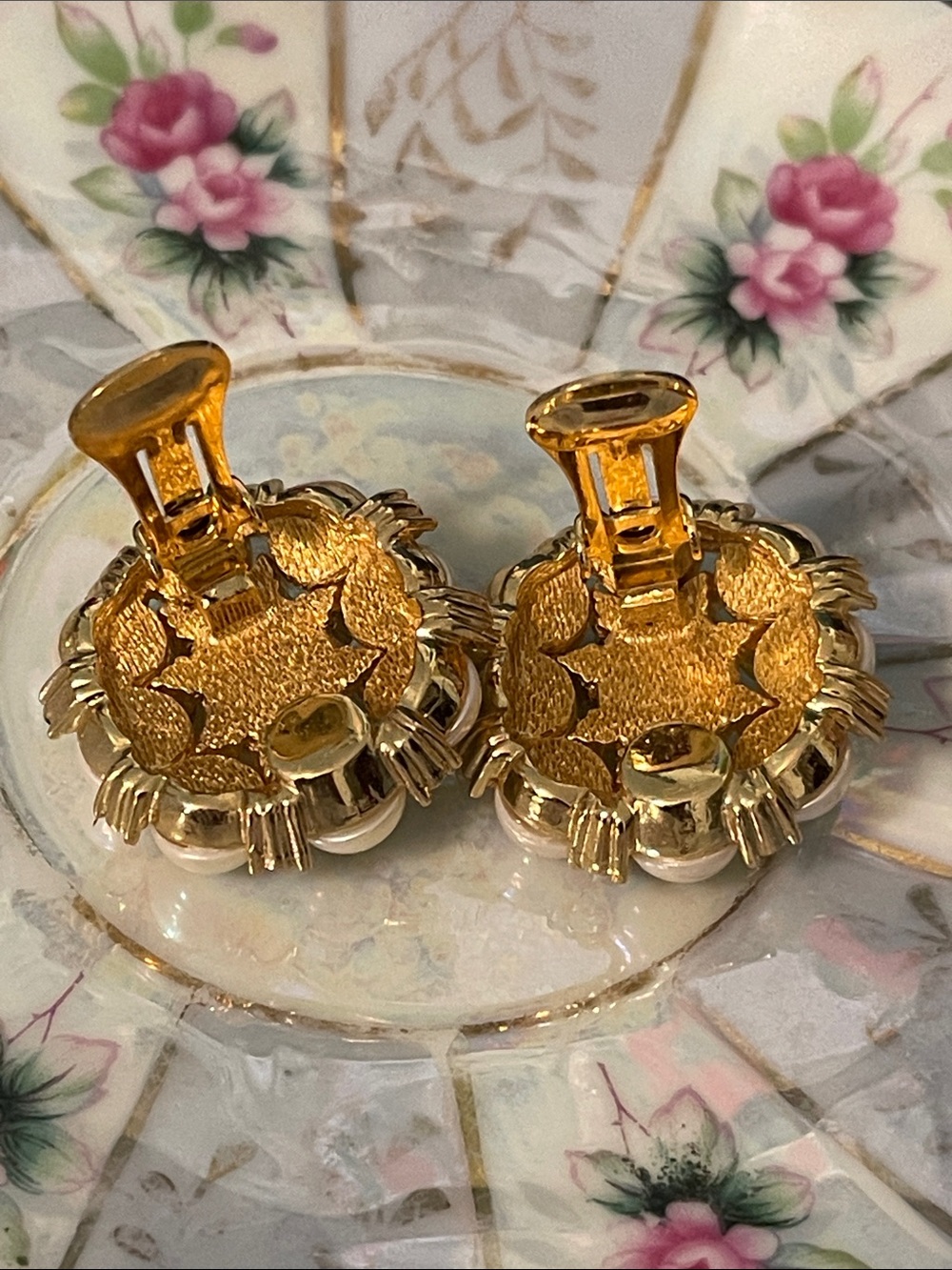 1980’s Christian Dior Faux Pearl & Rhinestone Cluster Clip-On Earrings - Picture 7 of 9